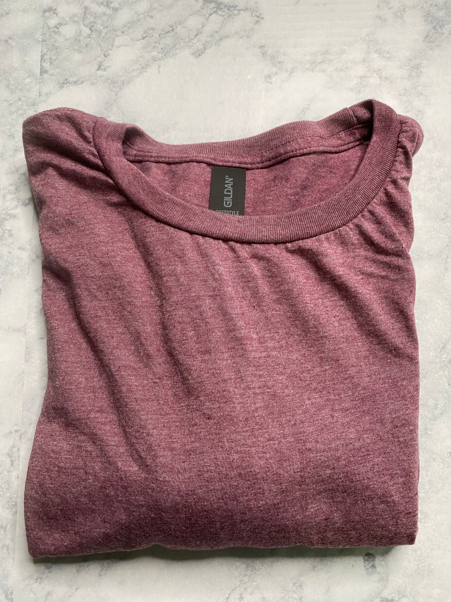 Even in the Midst of My Storm I see God Working It out for Me T-Shirt _purple/pink