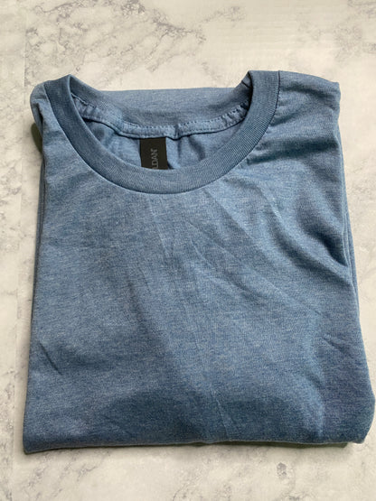 Even in the Midst of My Storm I see God Working It out for Me T-Shirt _purple/pink